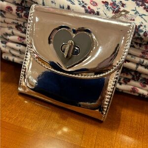 Stylish Silver Heart Clasp Women's Bag